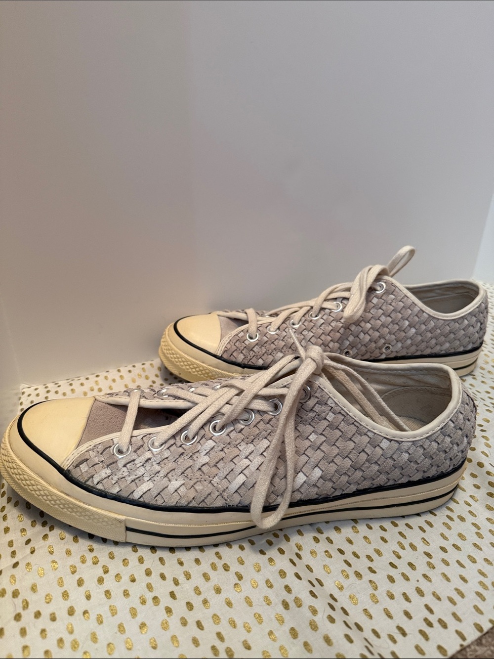 Converse unisex Woven Lace-Up Sneakers in Beige and Cream - Picture 3 of 11